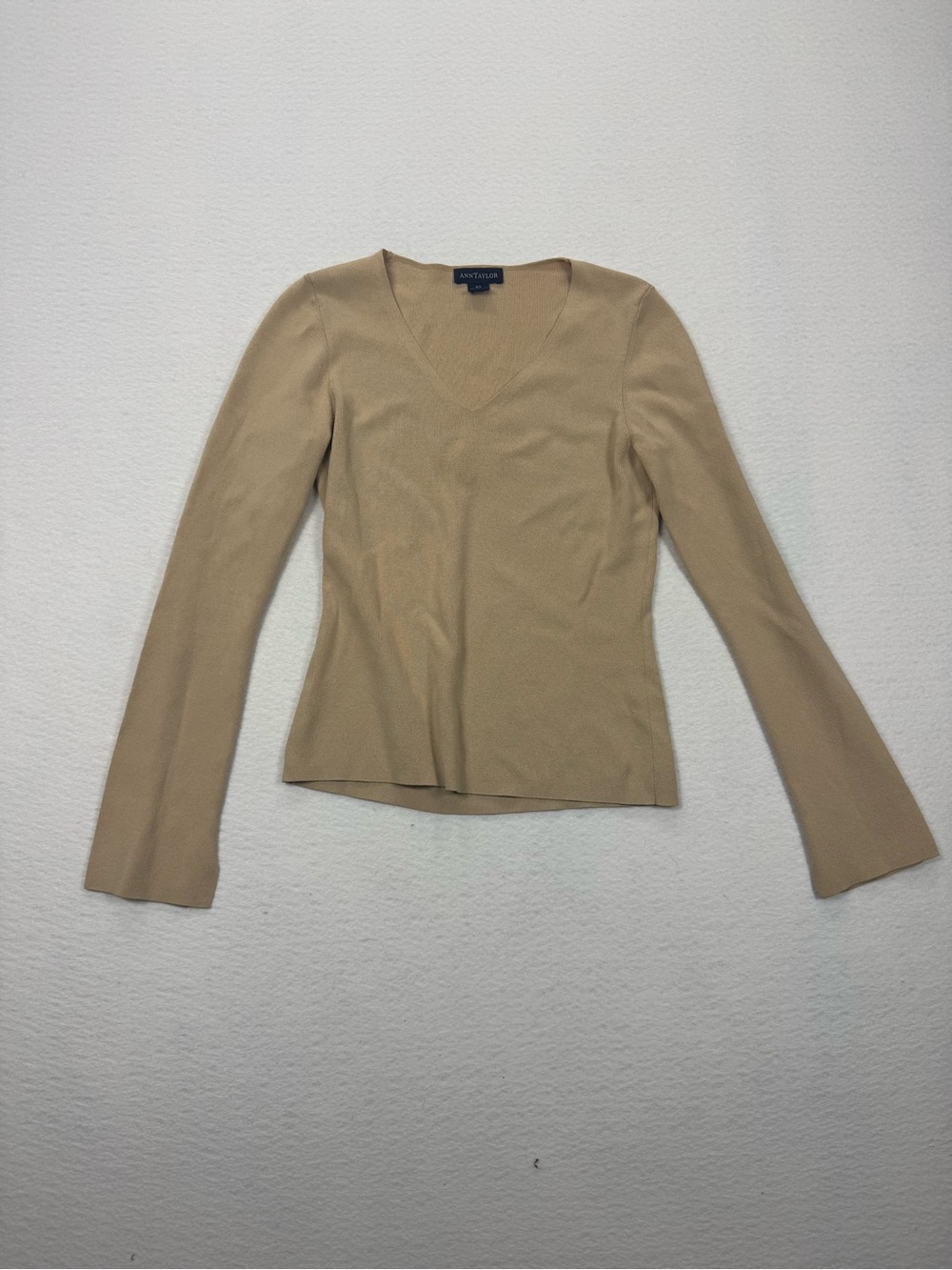 Ann Taylor V-Neck Knit Sweater Womens XS Beige Tan Rayon Blend Long Sleeve Top